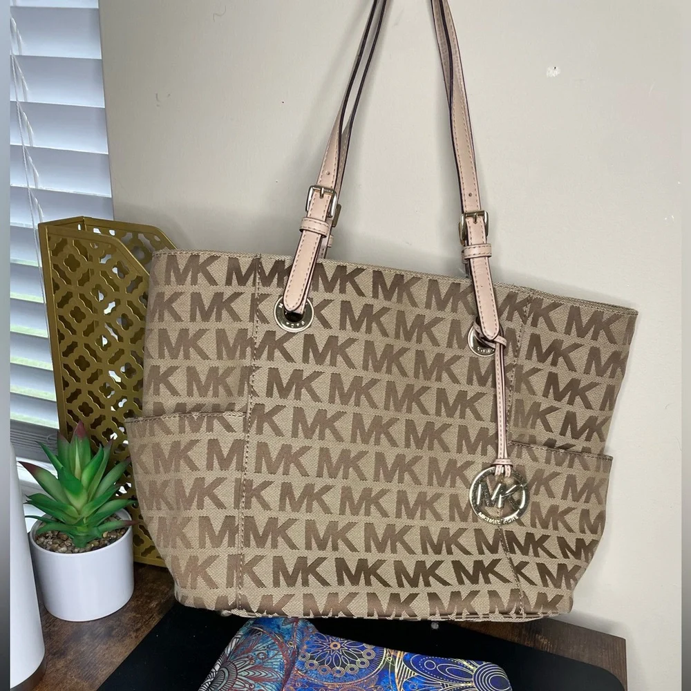 *Authentic* - Picture 5 of 7